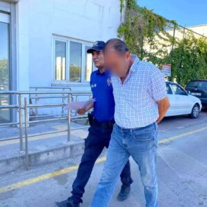 adanada kaza taksi surucusu tutuklandi WDNkcucA