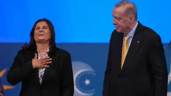 akpye topuklayan ozlem cercioglu sessizligini bozdu zaten cumhurbaskanimiza uzak bir belediye baskani degildim 9lkg4DUD