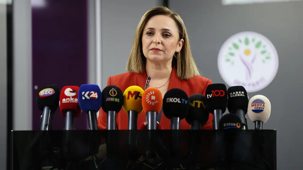 dem parti sozcusu aysegul dogan masada yer almak cozumun itici gucu olmak demektir PxlWeumq