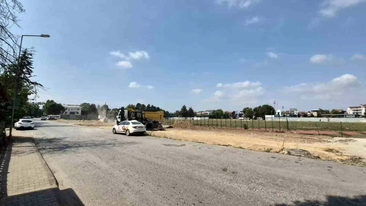 duzcede 18 temmuz stadyumu hafriyati kaldiriliyor 81F6NDOp