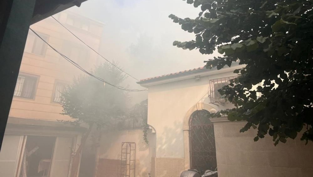 fatihte tarihi tahta minare hamaminda yangin panigi eg1fqOaH