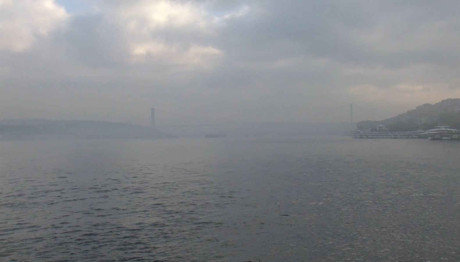 istanbulda sis bogazda gorus mesafesi dustu lNFJsFdS