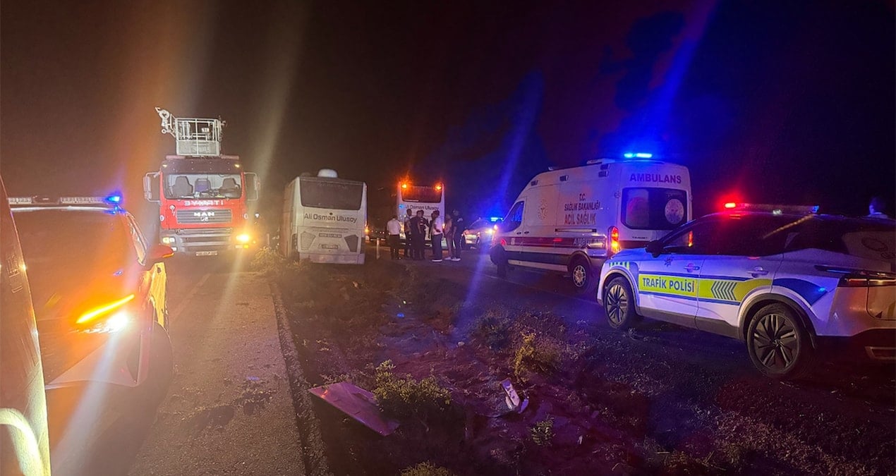 kayseride yolcu otobusu devrildi olu ve cok sayida yarali var QDVgZEp7