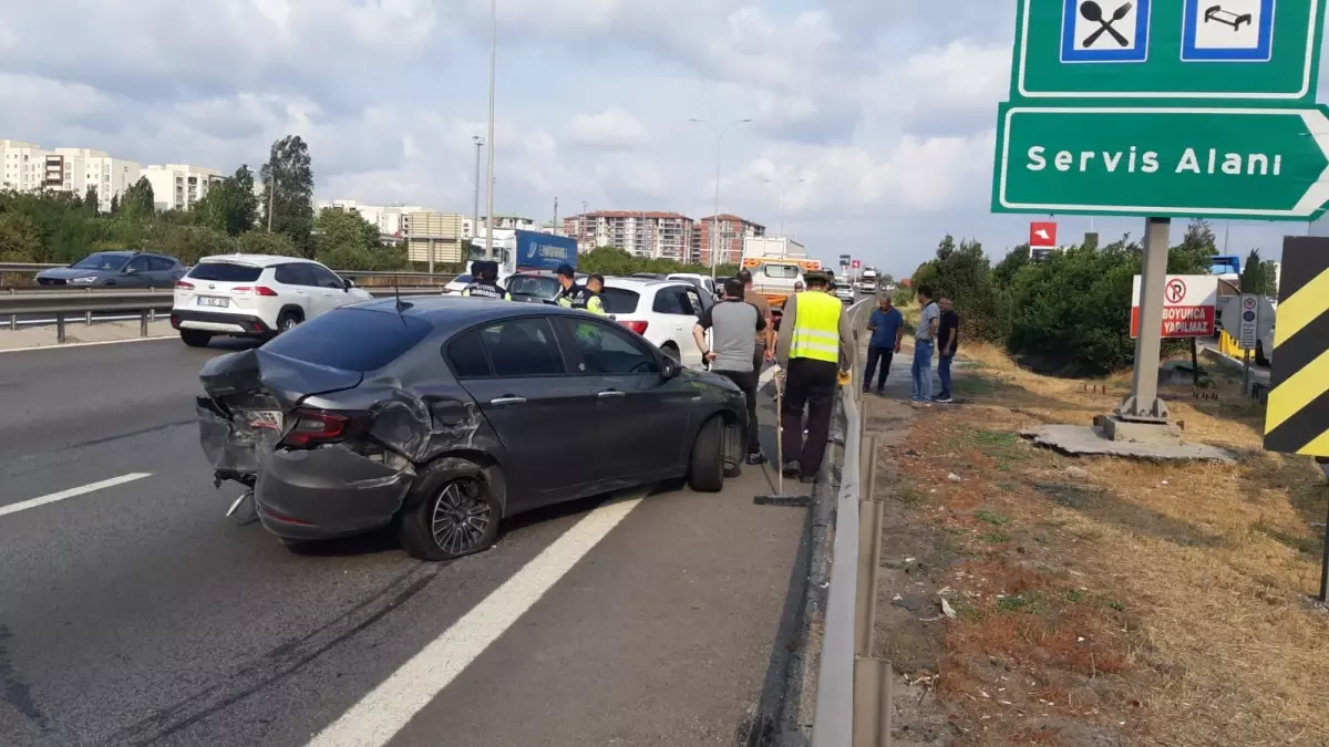 tem yolunda zincirleme kaza ZYHyt7X4