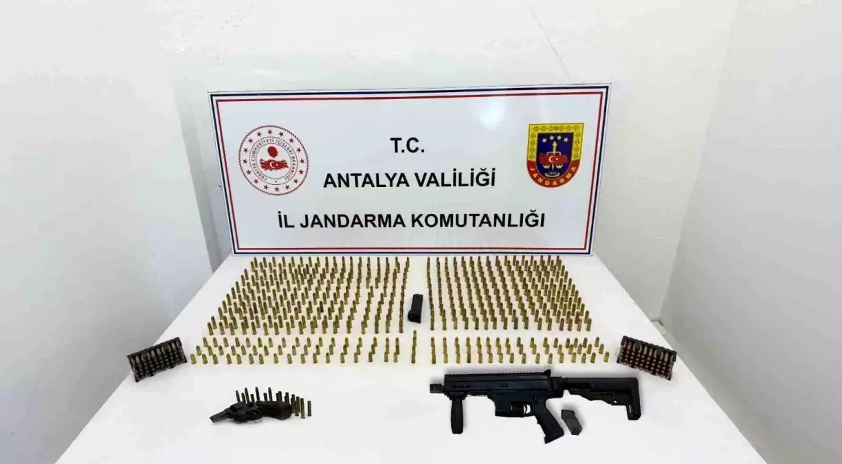 antalyada kacak silah operasyonu tkYydqH9