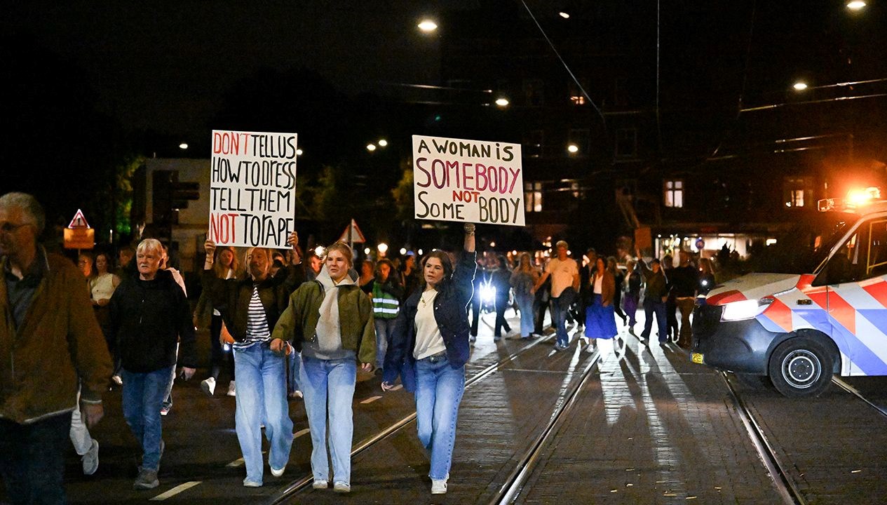 hollandada kadinlar icin guvenli sokaklar eylemi RK6Tn92l