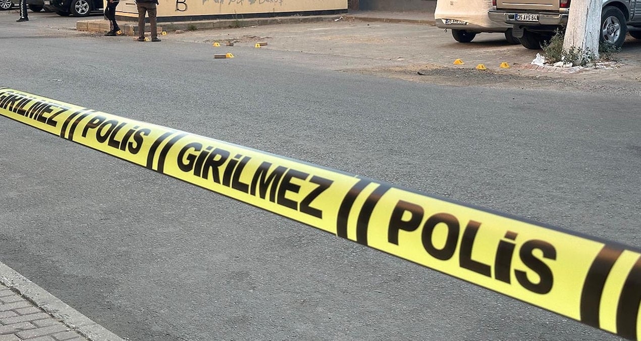 izmir odemiste silahli kavga 3 kisi yaralandi 6bRxVk43