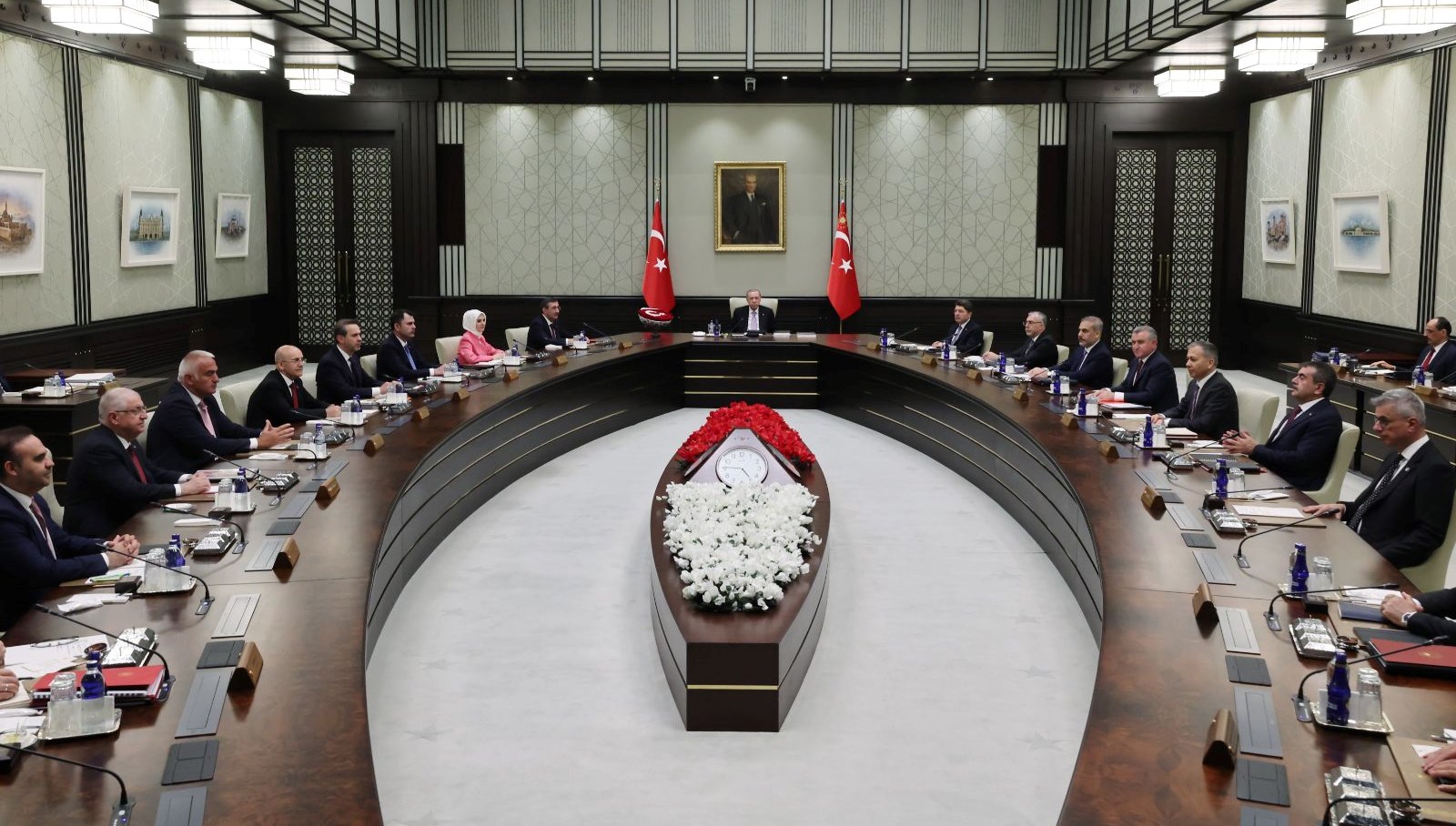 kabine yarin toplaniyor gundemde hangi konular var YrgEv4mK