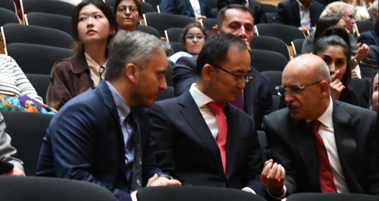 simsek isliklar ve alkisla yuhalandi ZOCg4CFb