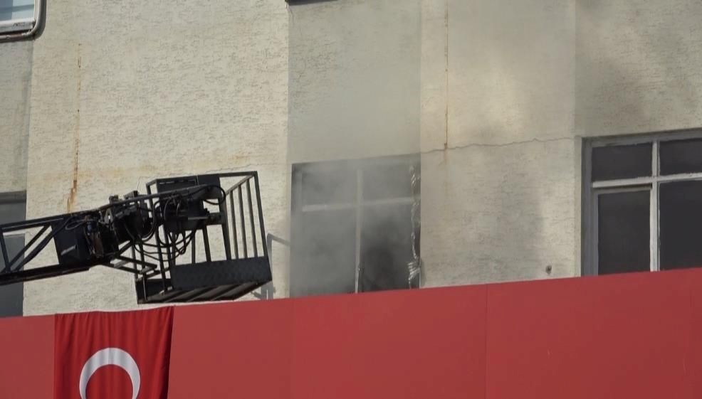 tekstil atolyesinde korkutan yangin dV9ziXgd