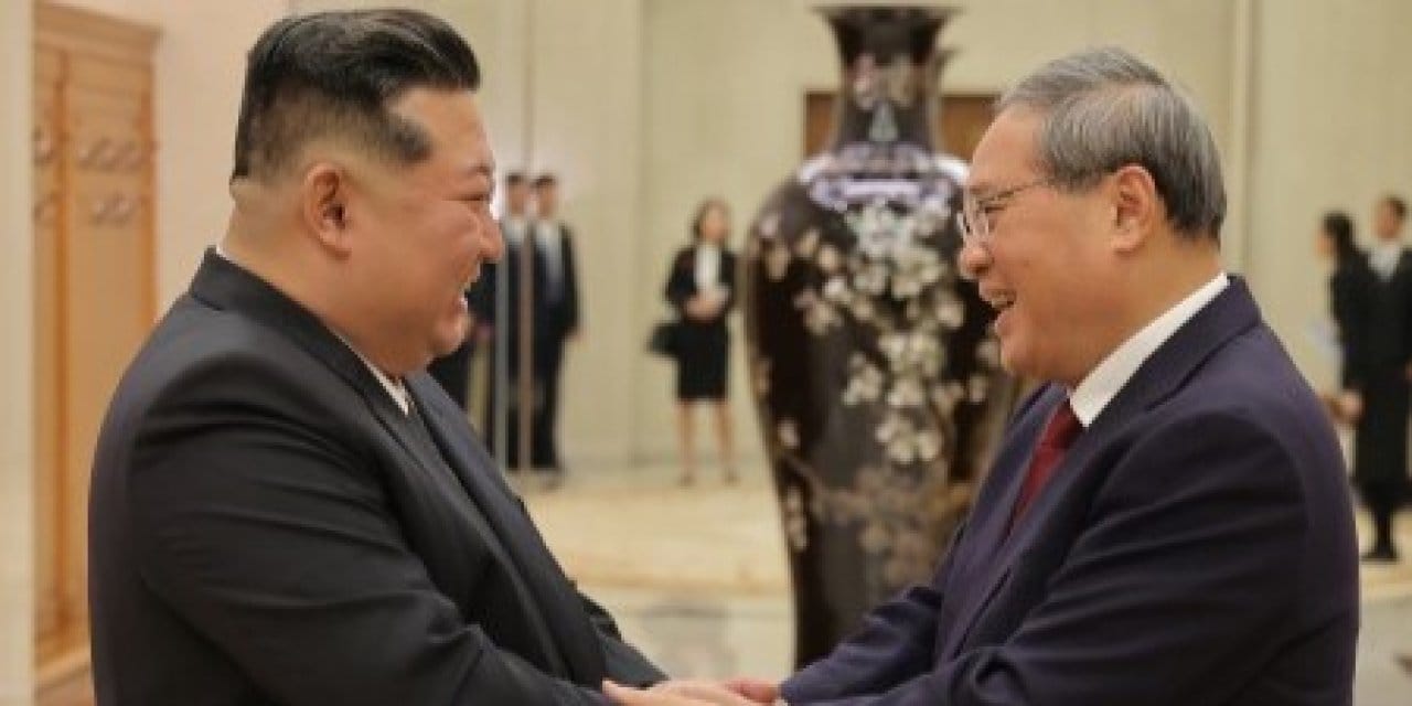 kuzey koredeki cin heyeti veda etti X2wtXGOX.jpg