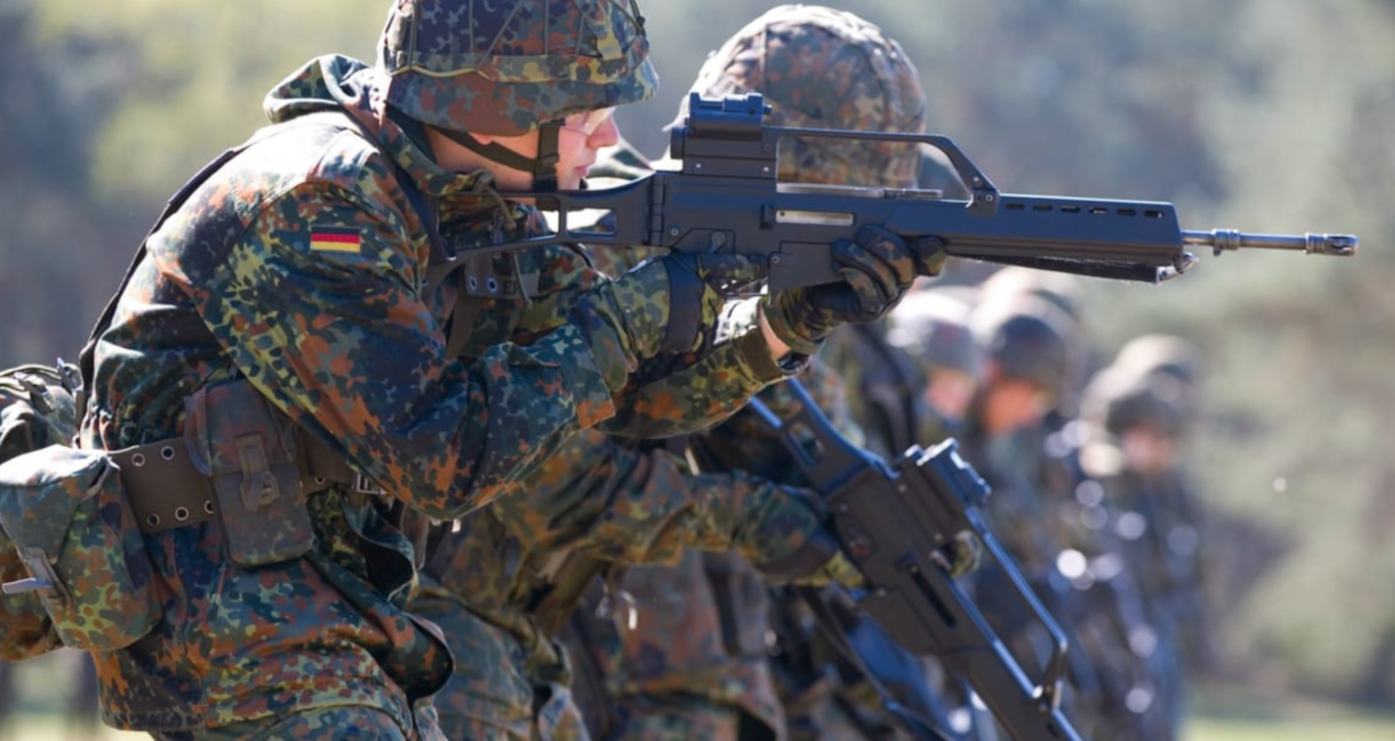 trajedinin esiginden donuldu alman polisi ve alman askeri catismaya girdi YTZgha23.jpg