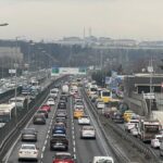 istanbulun-iki-yakasinda-bazi-yollar-trafige-kapatildi-QdQONPXI