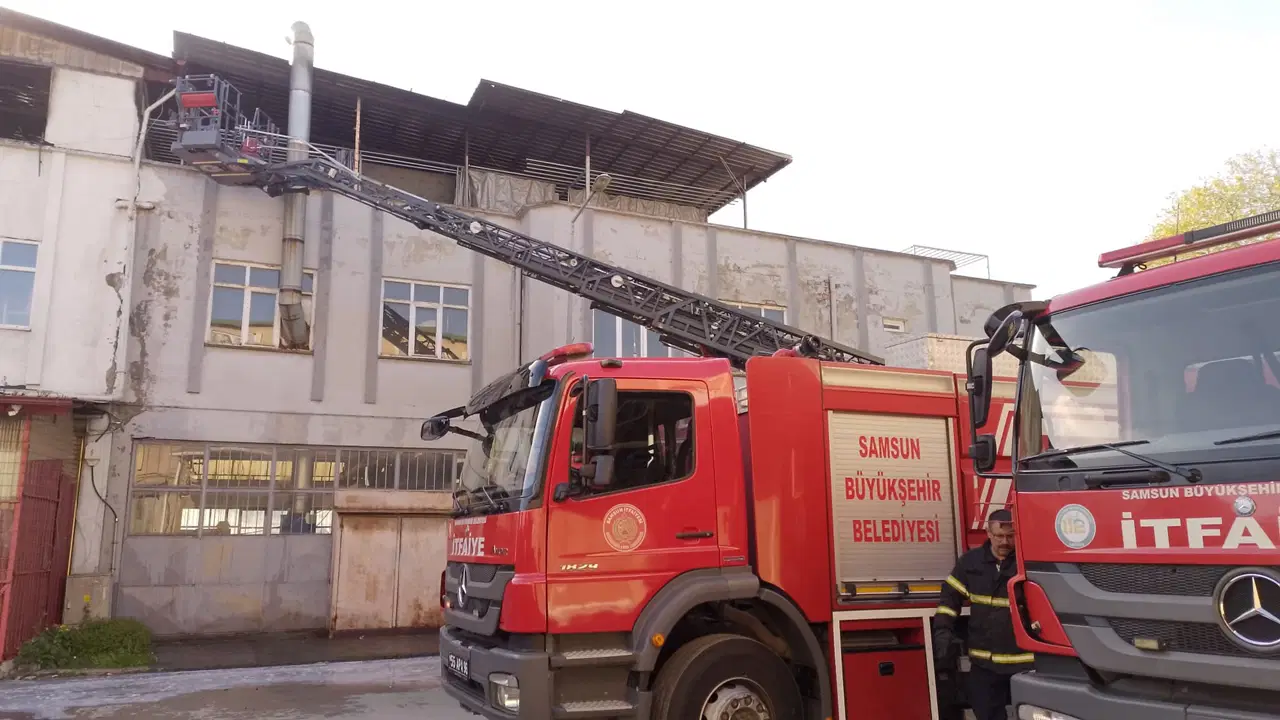 Samsun’daki Halı Fabrikasında Yangın Paniği!