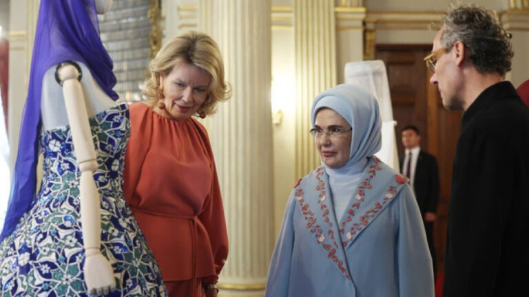 cumhurbaskani-erdogan-belcika-kralicesi-mathilde-ile-bir-araya-geldi-u7iJGHef