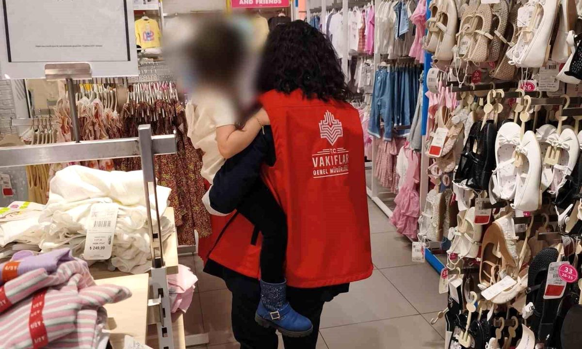 Yetim ve Öksüz Çocuklara Bayram Neşesi