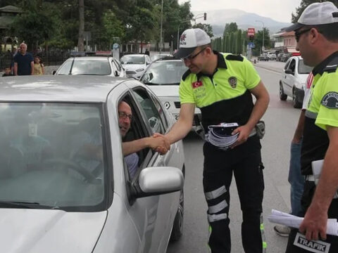 Yeni ehliyet duzenlemesi resmen kabul edildi 3 kere yapaninkine el konulacak jtIfCXKv